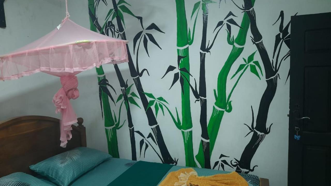 Kanthi Guest Inn Тринкомали Экстерьер фото